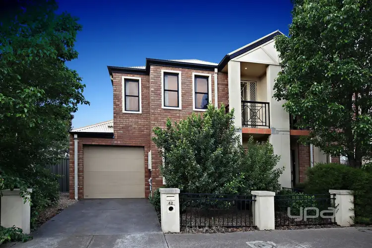 42 O'Donnell Drive, Caroline Springs VIC 3023