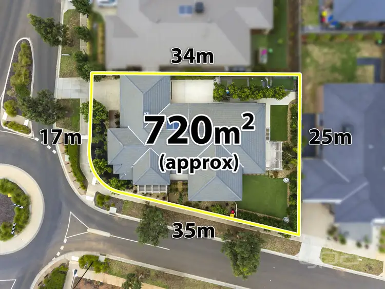 11 Castletown Boulevard, Melton South VIC 3338