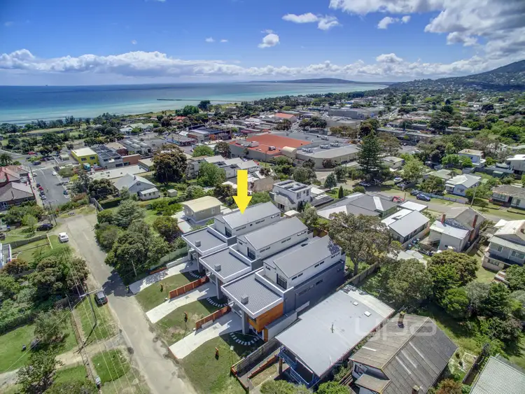 25 Eighth Avenue, Rosebud VIC 3939