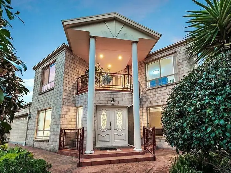 5 Tiffany Crescent, Roxburgh Park VIC 3064