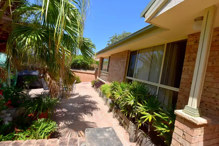 Second view of Homely townhouse listing, 19/1 Hillview Crescent, Tuggerah NSW 2259