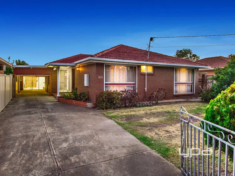 123 Gillespie Road, Kings Park VIC 3021