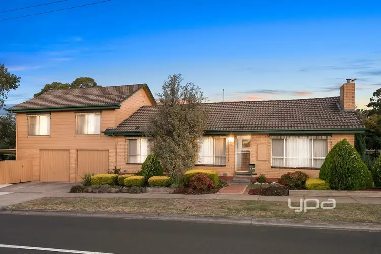 104 Riddell Rd, Sunbury VIC 3429