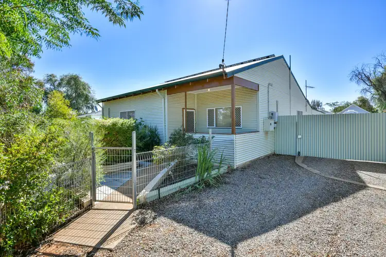 82 Sylvester Street