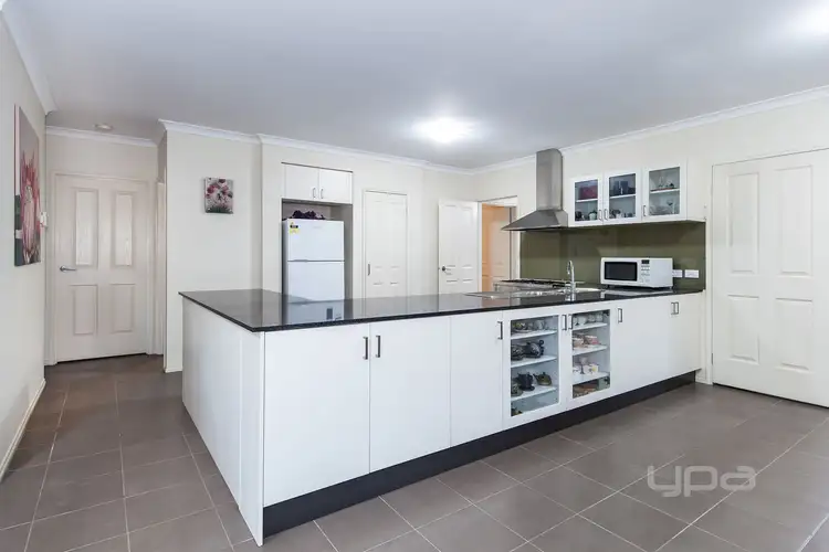 Fifth view of Homely house listing, 7 Daly Circuit, Caroline Springs VIC 3023