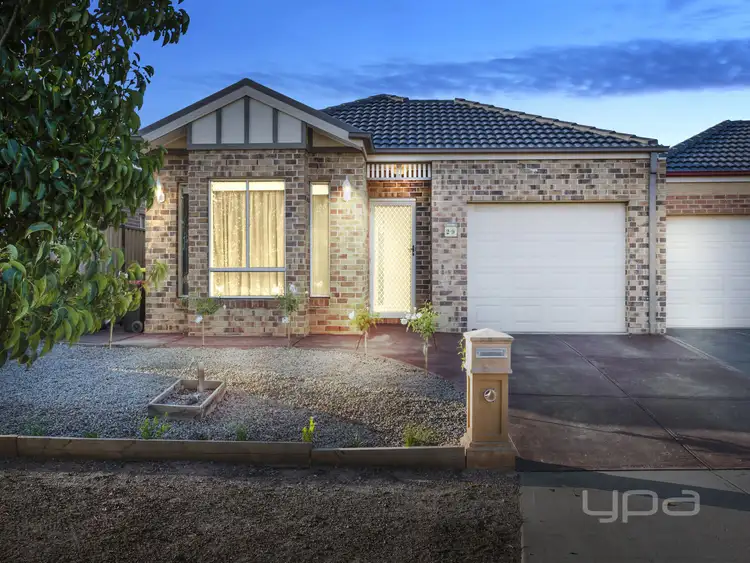 2/9 Drysdale Place, Brookfield VIC 3338