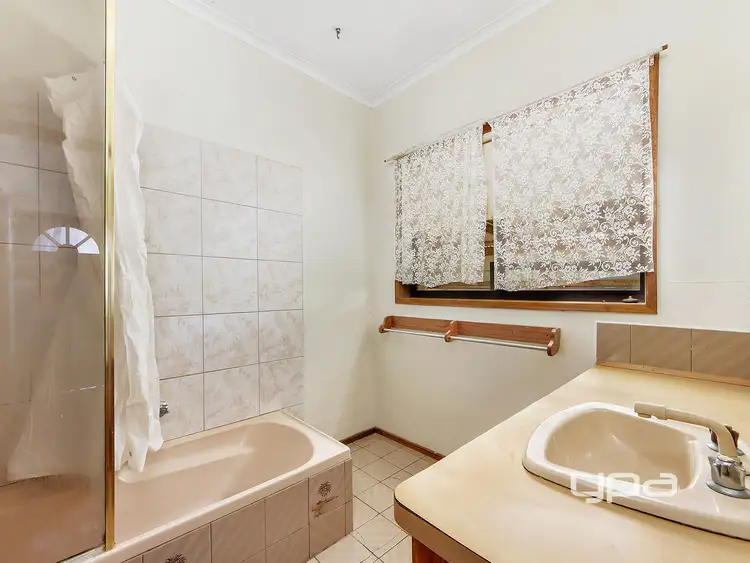 Fourth view of Homely unit listing, 1/27 James Street, St Albans VIC 3021
