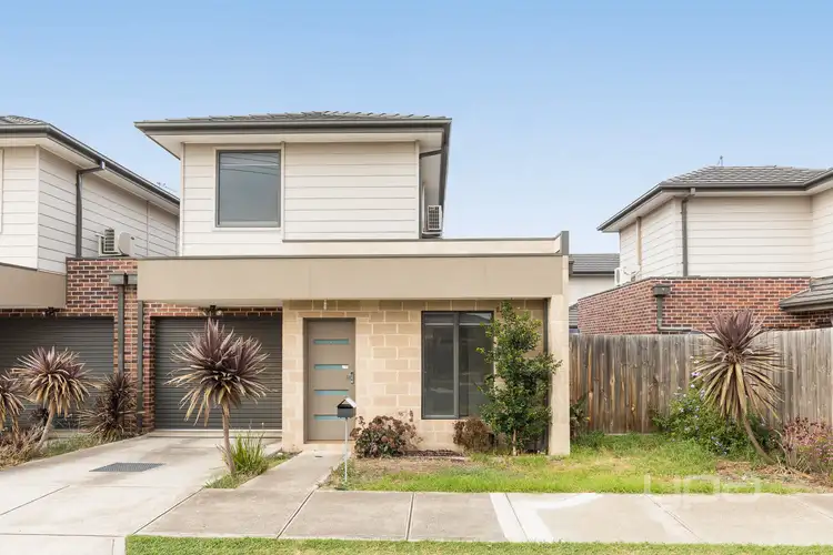 2/28 Buckingham Street, Sydenham VIC 3037