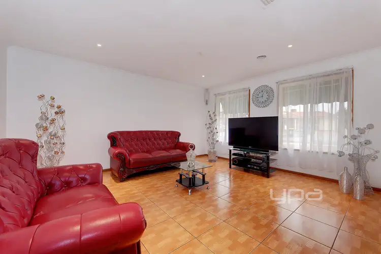 Second view of Homely house listing, 25 Yarcombe Crescent, Craigieburn VIC 3064
