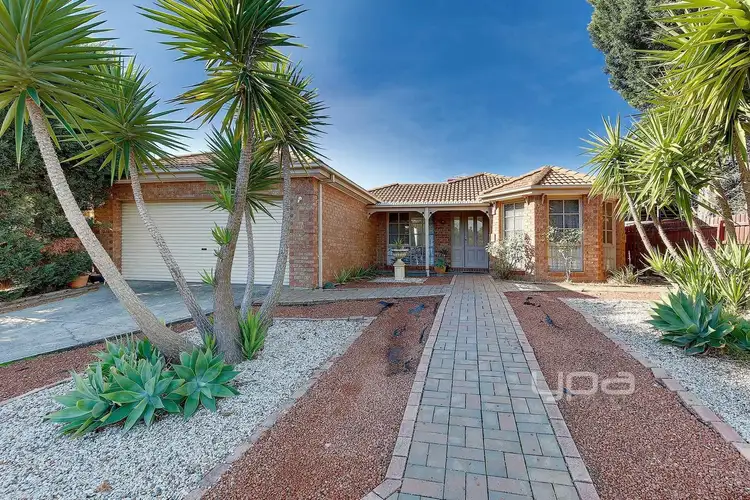 9 Woodworth Court, Roxburgh Park VIC 3064