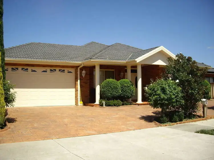 34 Cambridge Crescent