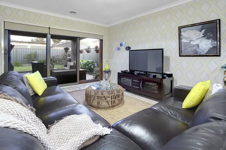 Fifth view of Homely house listing, 6 Gladiolus Circuit, Cranbourne North VIC 3977