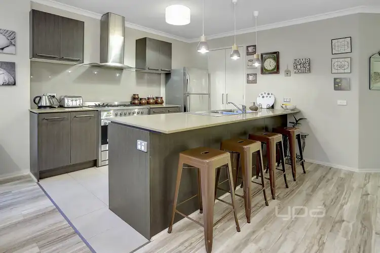 Sixth view of Homely house listing, 6 Gladiolus Circuit, Cranbourne North VIC 3977