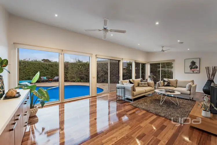 Fifth view of Homely house listing, 8 Royston Place, Gladstone Park VIC 3043