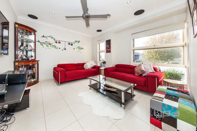 Second view of Homely house listing, 5 Rivoli Close, Plumpton VIC 3335
