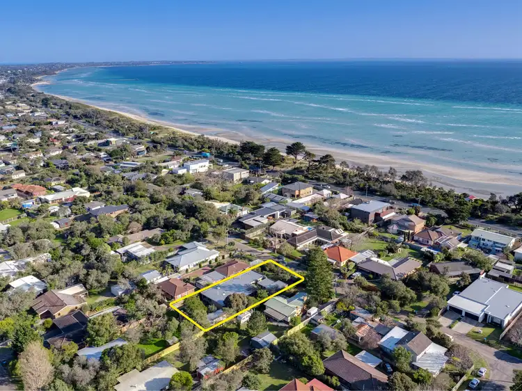33 Maine Street, Tootgarook VIC 3941