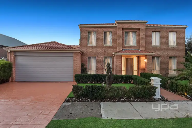 21 Macedon Close, Caroline Springs VIC 3023