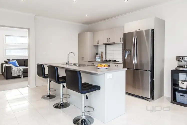 Fifth view of Homely house listing, 40 Mundi Crescent, Manor Lakes VIC 3024