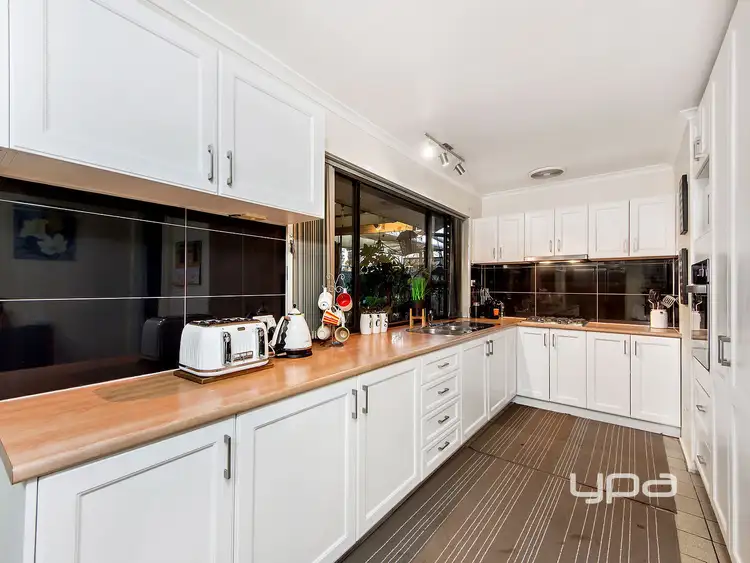 Fifth view of Homely house listing, 2 Camelot Drive, Albanvale VIC 3021