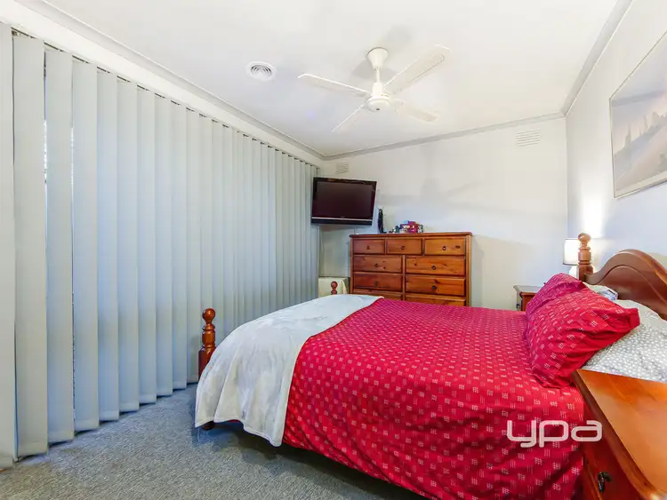 Sixth view of Homely house listing, 2 Camelot Drive, Albanvale VIC 3021