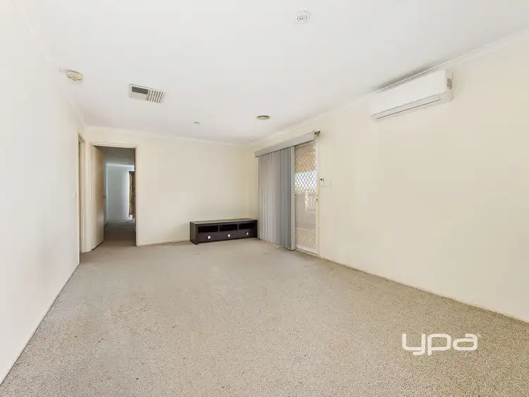 Fifth view of Homely house listing, 4 Angelique Grove, Albanvale VIC 3021