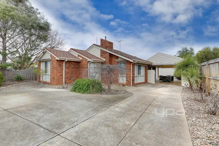 14 Buckingham Drive, Werribee VIC 3030