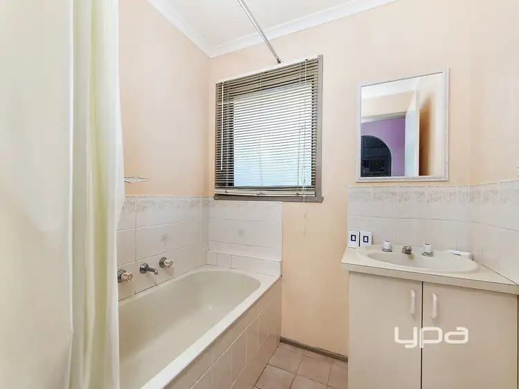 Sixth view of Homely house listing, 8 Penola Close, St Albans VIC 3021