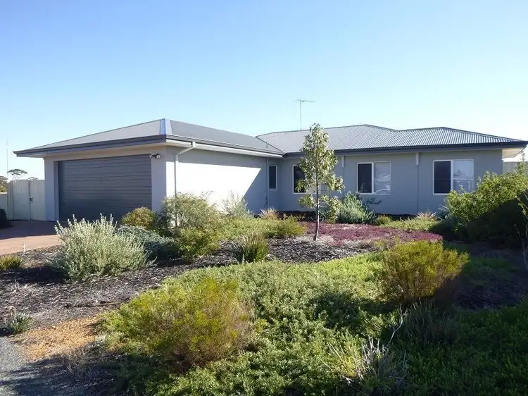 110 Forrest Street, Coolgardie WA 6429