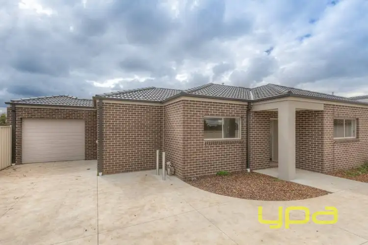 2/276 Bulmans Road, Melton West VIC 3337