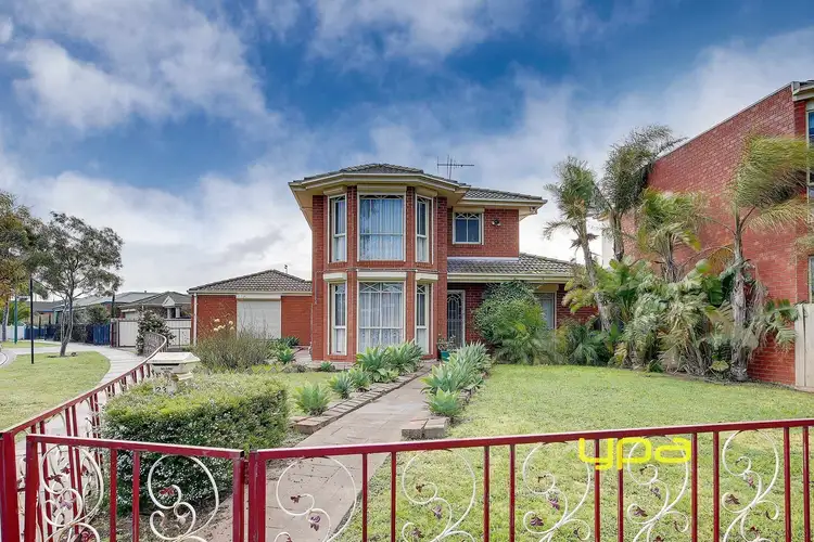 23 Almands Avenue, Roxburgh Park VIC 3064