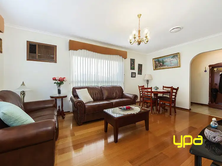 Second view of Homely house listing, 2 Elfin Place, Kings Park VIC 3021