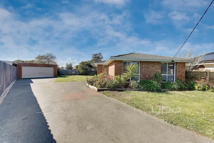 Second view of Homely house listing, 10 Bowes Place, Craigieburn VIC 3064