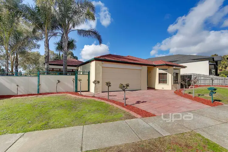 80 Ravenhill Boulevard, Roxburgh Park VIC 3064