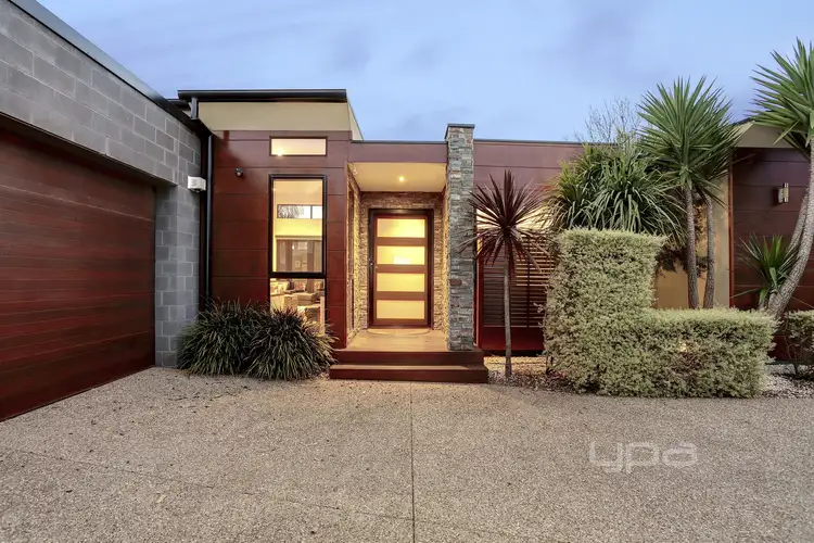 2/4 Grenville Grove, Capel Sound VIC 3940