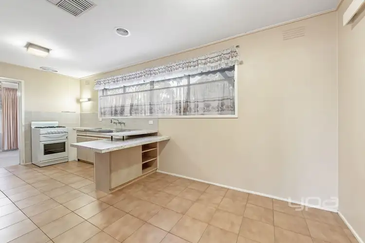 Fifth view of Homely house listing, 14 Fleetwood Court, Gladstone Park VIC 3043