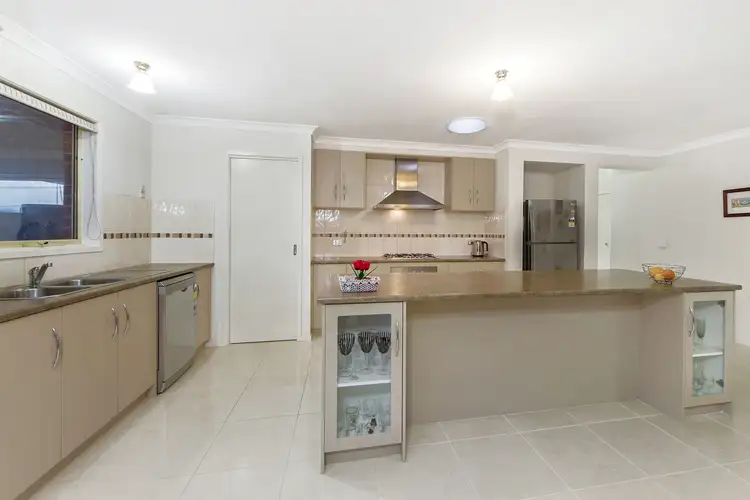 Fifth view of Homely house listing, 4 Romina Court, Burnside Heights VIC 3023