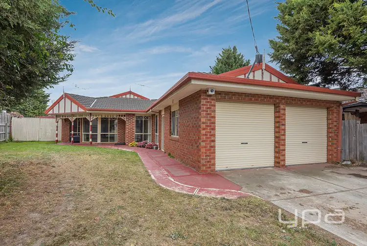 Second view of Homely house listing, 4 Padstowe Court, Craigieburn VIC 3064