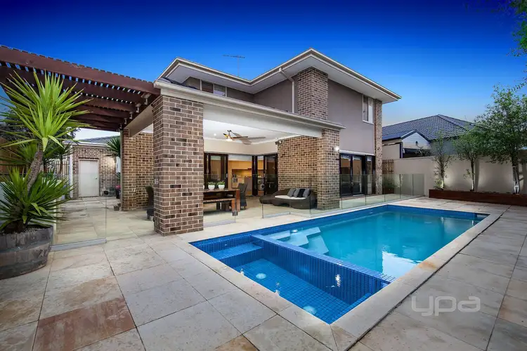 48 Rutherglen Way, Caroline Springs VIC 3023