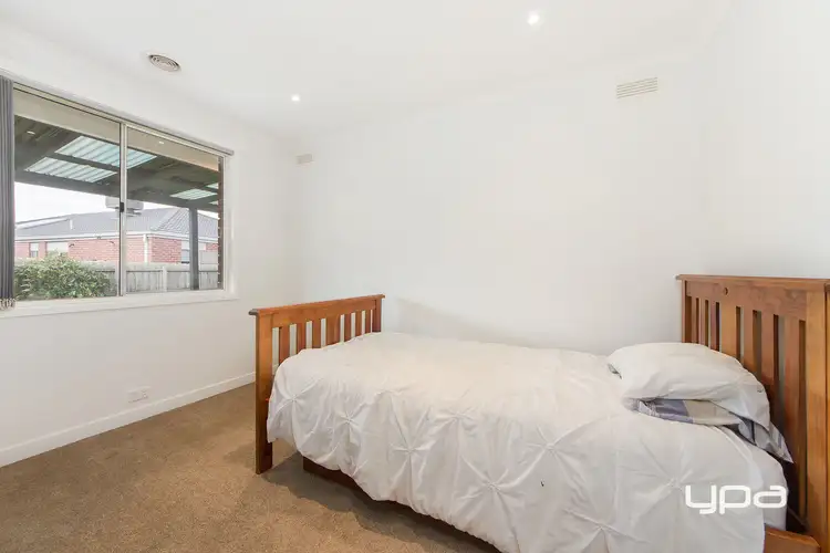Sixth view of Homely house listing, 3 Milford Close, Albanvale VIC 3021