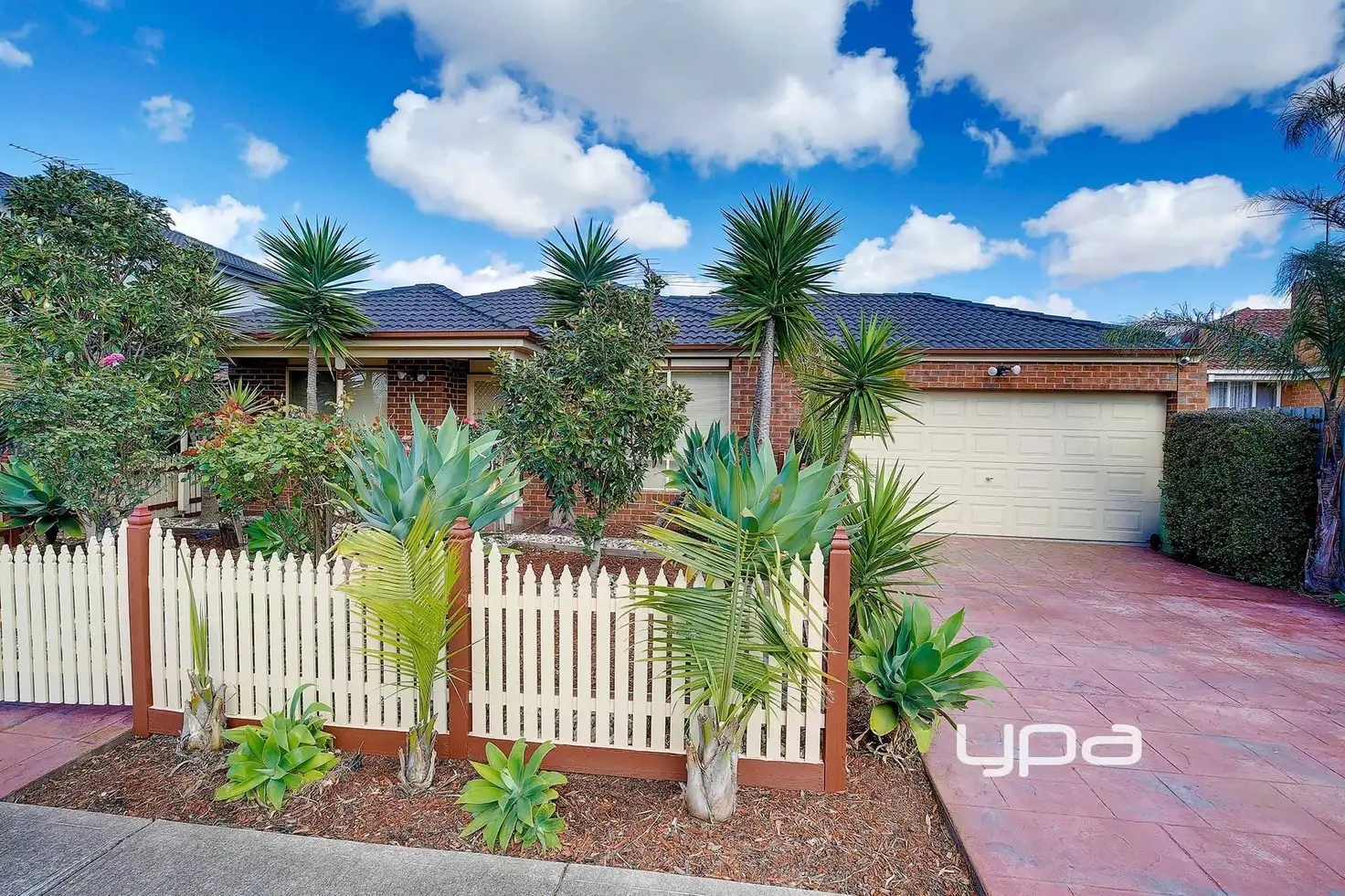 Main view of Homely unit listing, 1/1 Banksia Grove, Tullamarine VIC 3043