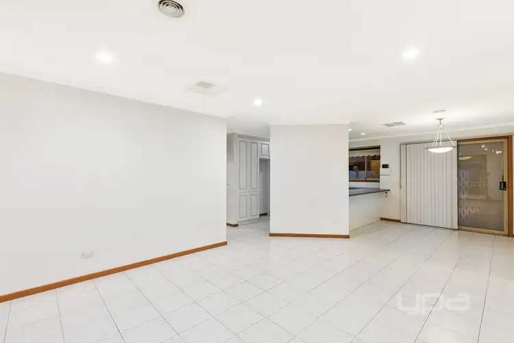 Fourth view of Homely house listing, 8 Prior Court, Delahey VIC 3037