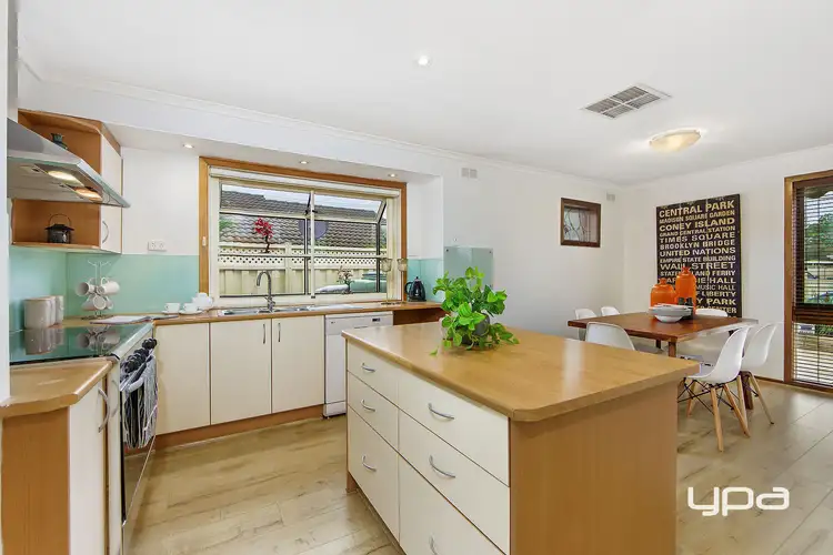 Fifth view of Homely house listing, 28 Concord Circuit, Albanvale VIC 3021