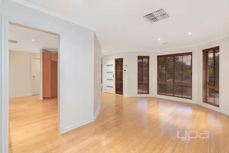 Fifth view of Homely house listing, 6 Sylvia Close, Hillside VIC 3037