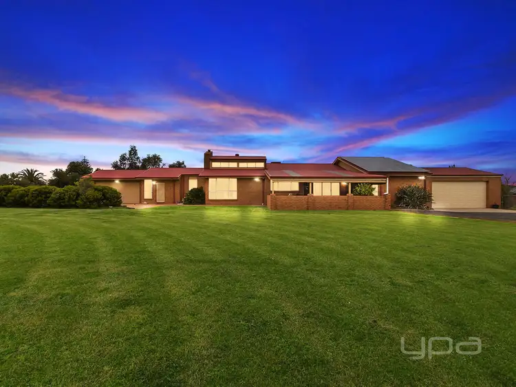 Second view of Homely house listing, 18 Hammond Circuit, Hopetoun Park VIC 3340