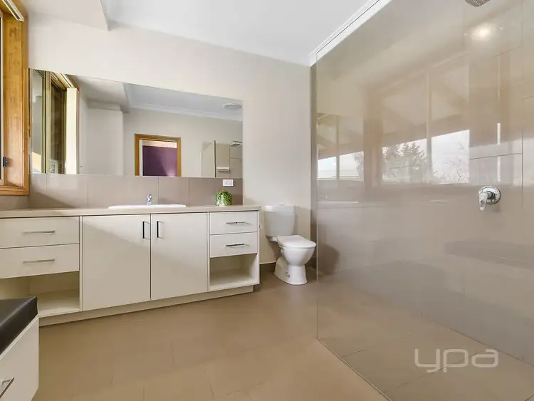 Fifth view of Homely house listing, 18 Hammond Circuit, Hopetoun Park VIC 3340
