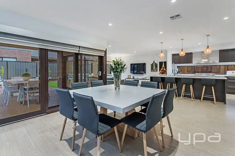 Fifth view of Homely house listing, 6 Divan Place, Craigieburn VIC 3064