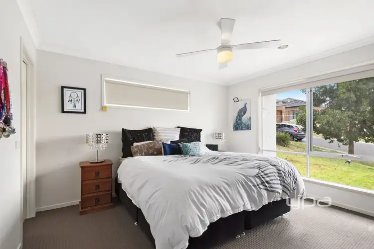 Sixth view of Homely house listing, 8 Dulverton Court, Sunbury VIC 3429