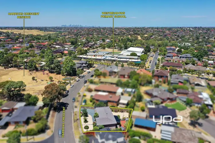 Second view of Homely house listing, 7 Harricks Crescent, Attwood VIC 3049