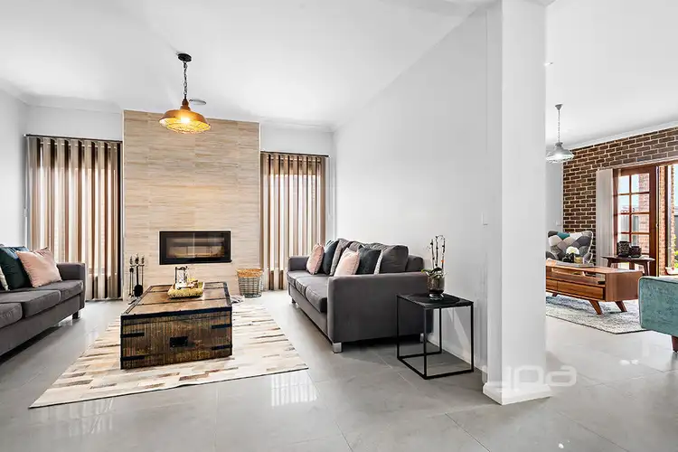 Fifth view of Homely house listing, 33 Brentwick Drive, Craigieburn VIC 3064