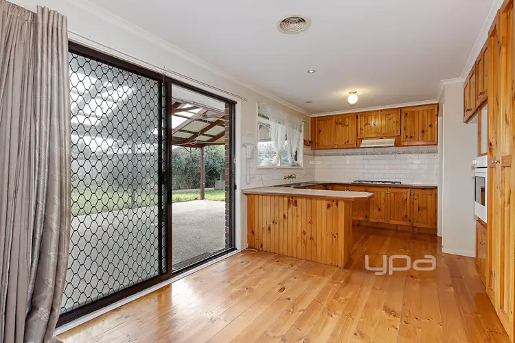 Seventh view of Homely house listing, 18 Milburn Place, Craigieburn VIC 3064
